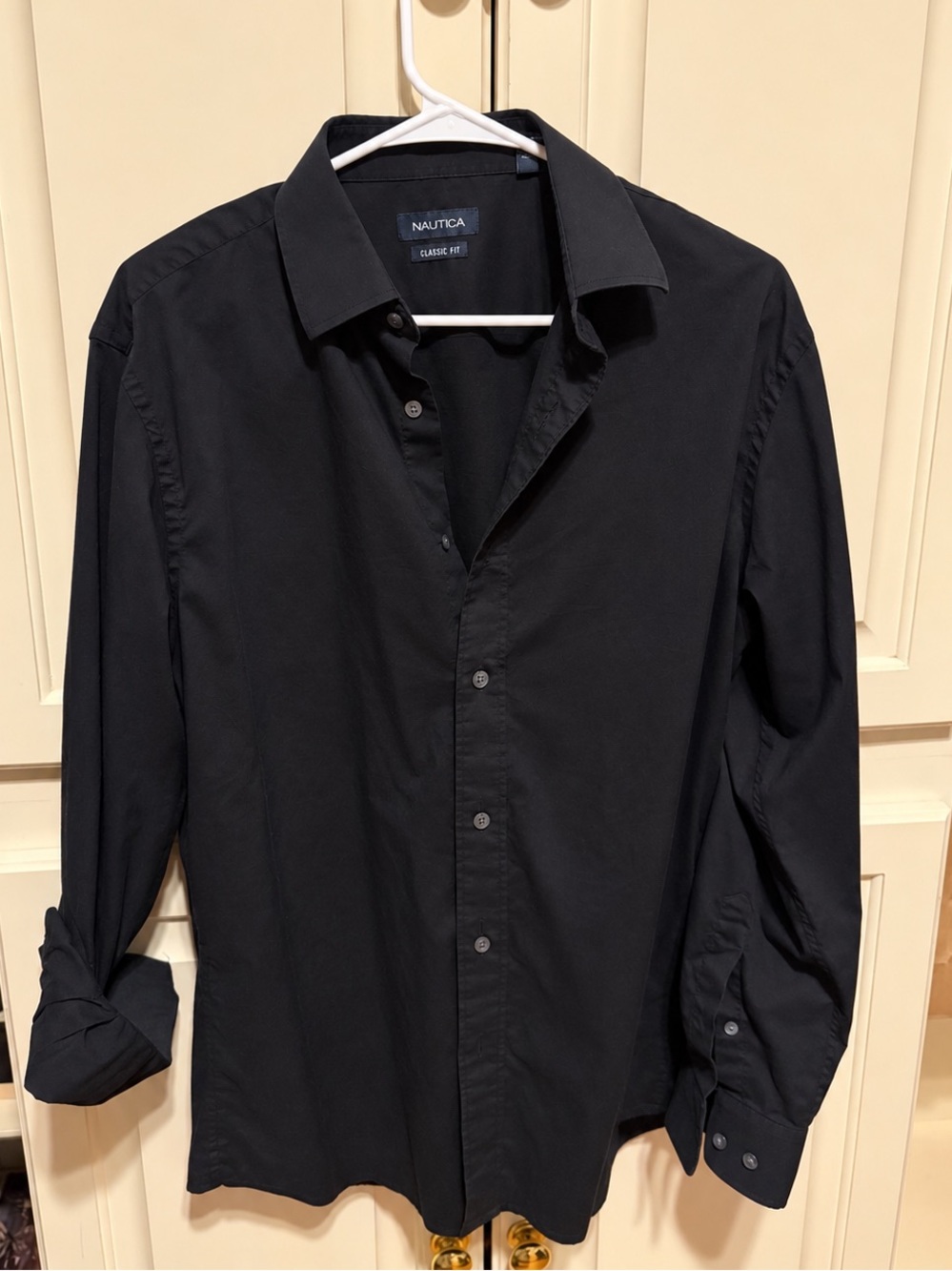 Nautica Men’s Black Long-Sleeve Button-Down Shirt